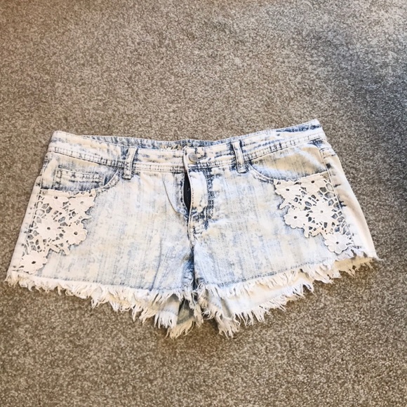 Jean shorts - Picture 1 of 3
